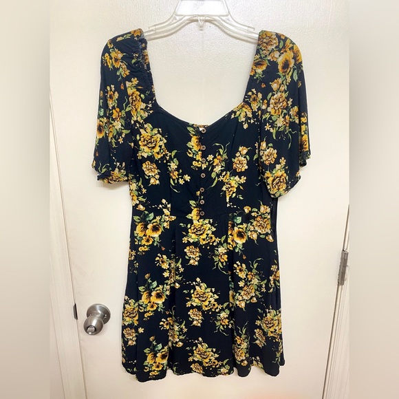 Large Altar’d State mini dress black floral print with button top - Picture 1 of 6